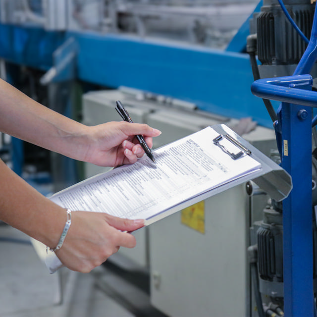 Carpeta con pinza para colgar, aluminio, A4, vertical