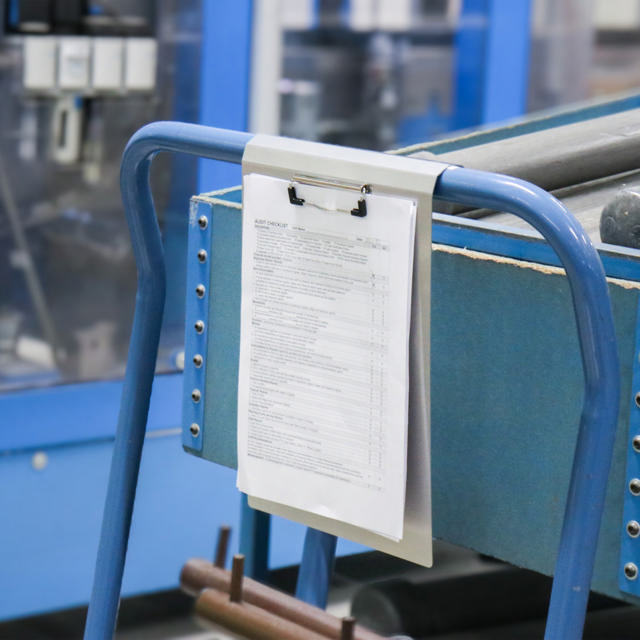 Carpeta con pinza para colgar, aluminio, A4, vertical