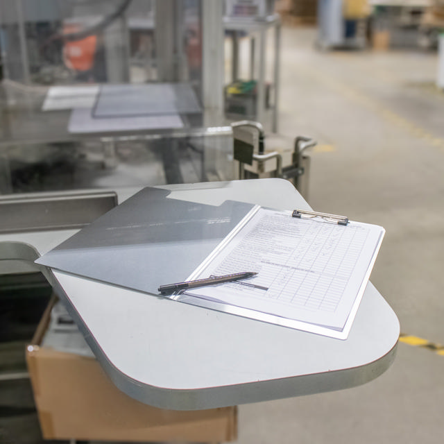 Carpeta con pinza y solapa, aluminio, A4, Vertical