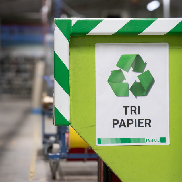 Funda porta anuncios magnética, apertura lateral grande, A4